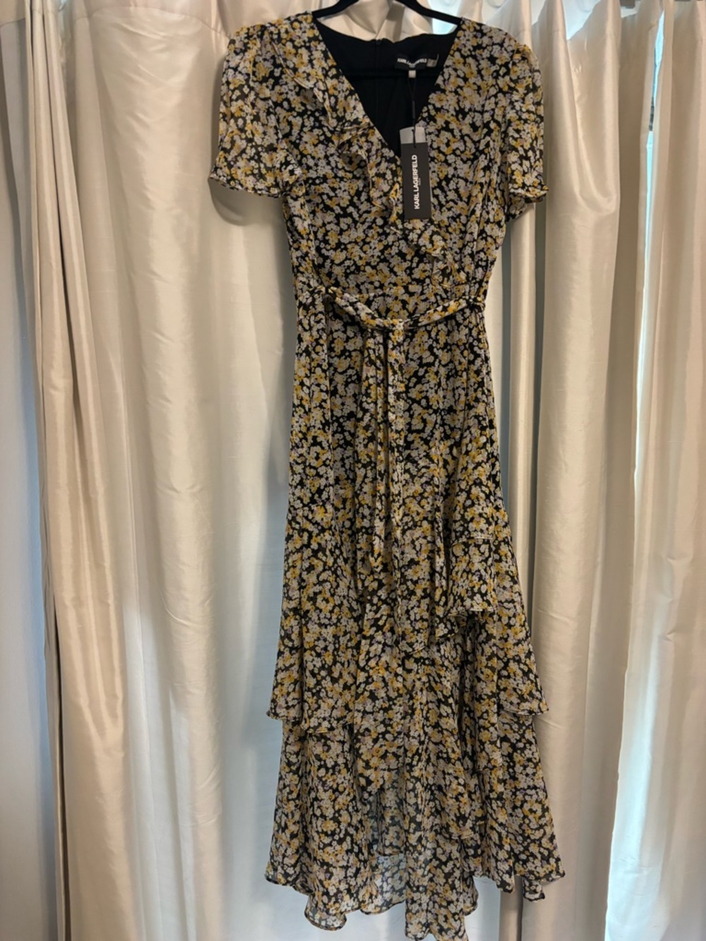 Karl Lagerfeld Pretty romantic maxi dress. Size 12. NWT.